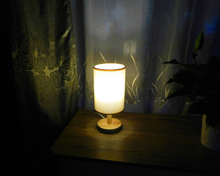 klasyczna lampka beżowa